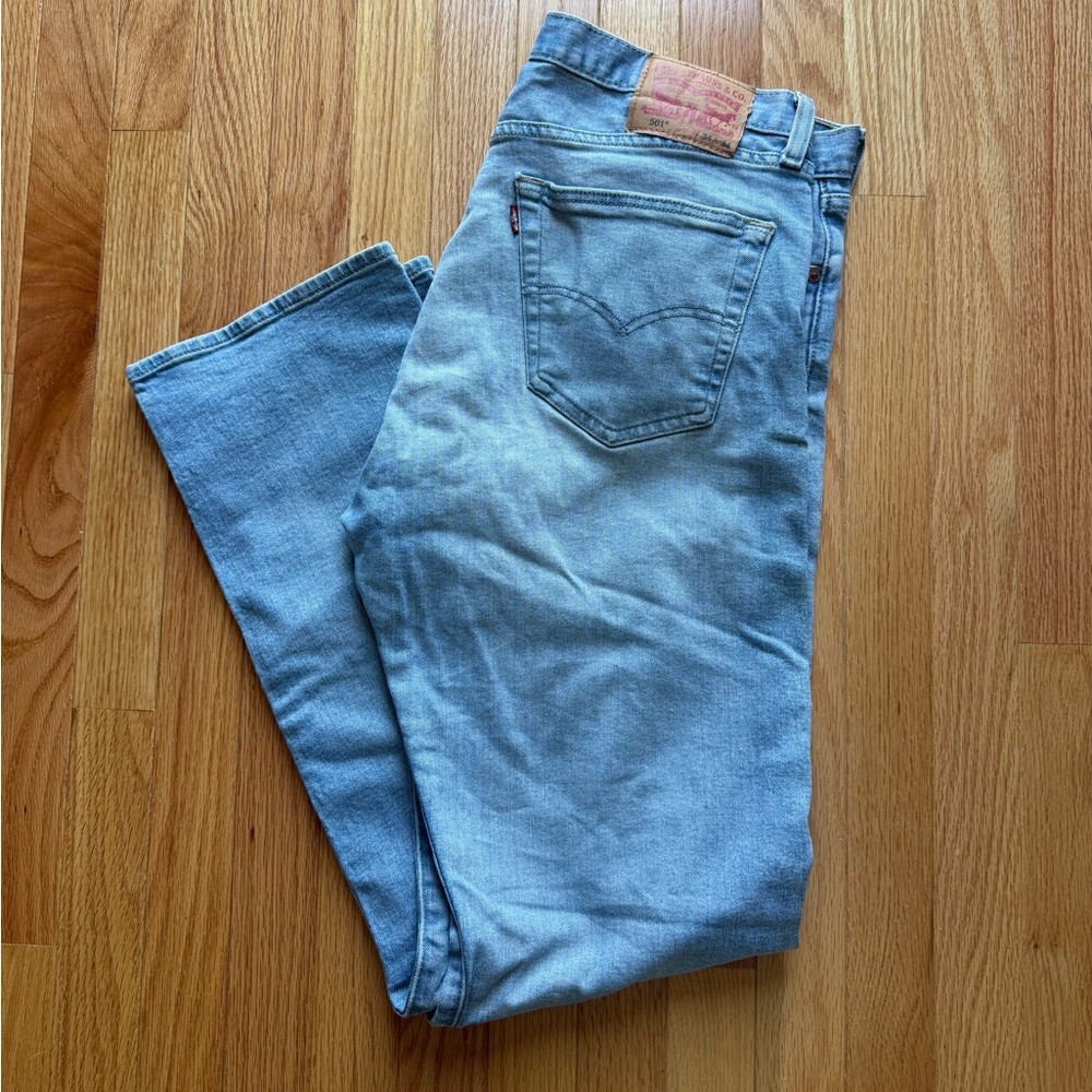 Levi's Men's Light Blue Slim Straight Jeans